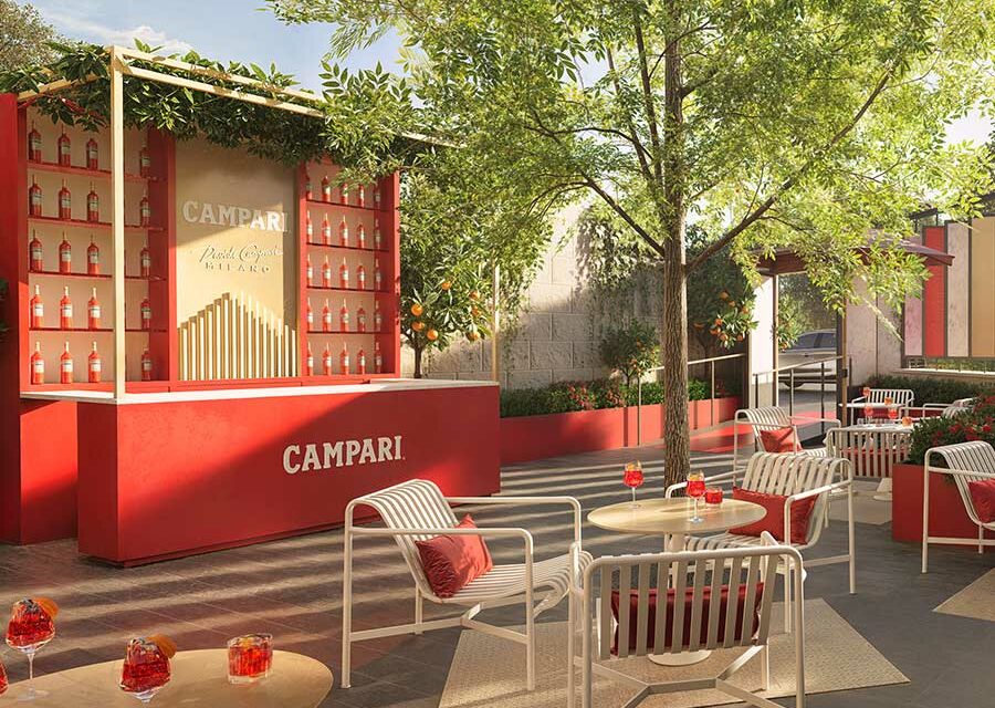 Campari inaugure sa terrasse estivale à l’Hôtel du Collectionneur, en plein cœur de Paris.